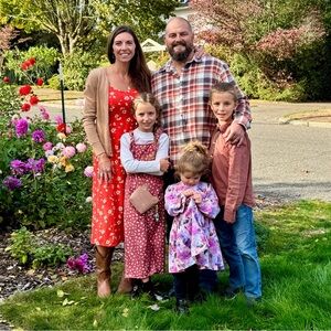 Meet Your Posher Laura Here!